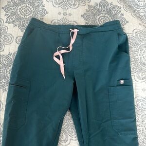 Figs Yola
Caribbean blue
Size M